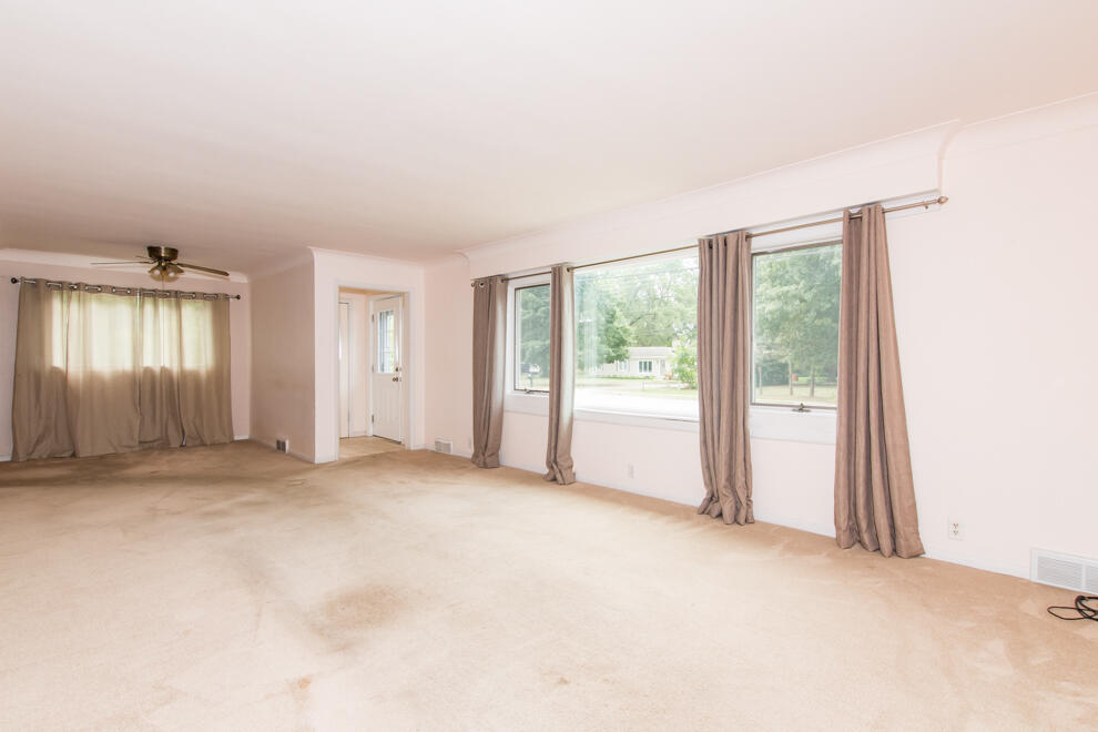 1916 Romence Road Property Photo 19