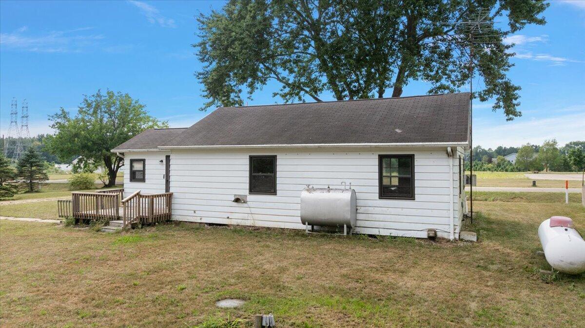 75 4th Street Property Photo 3