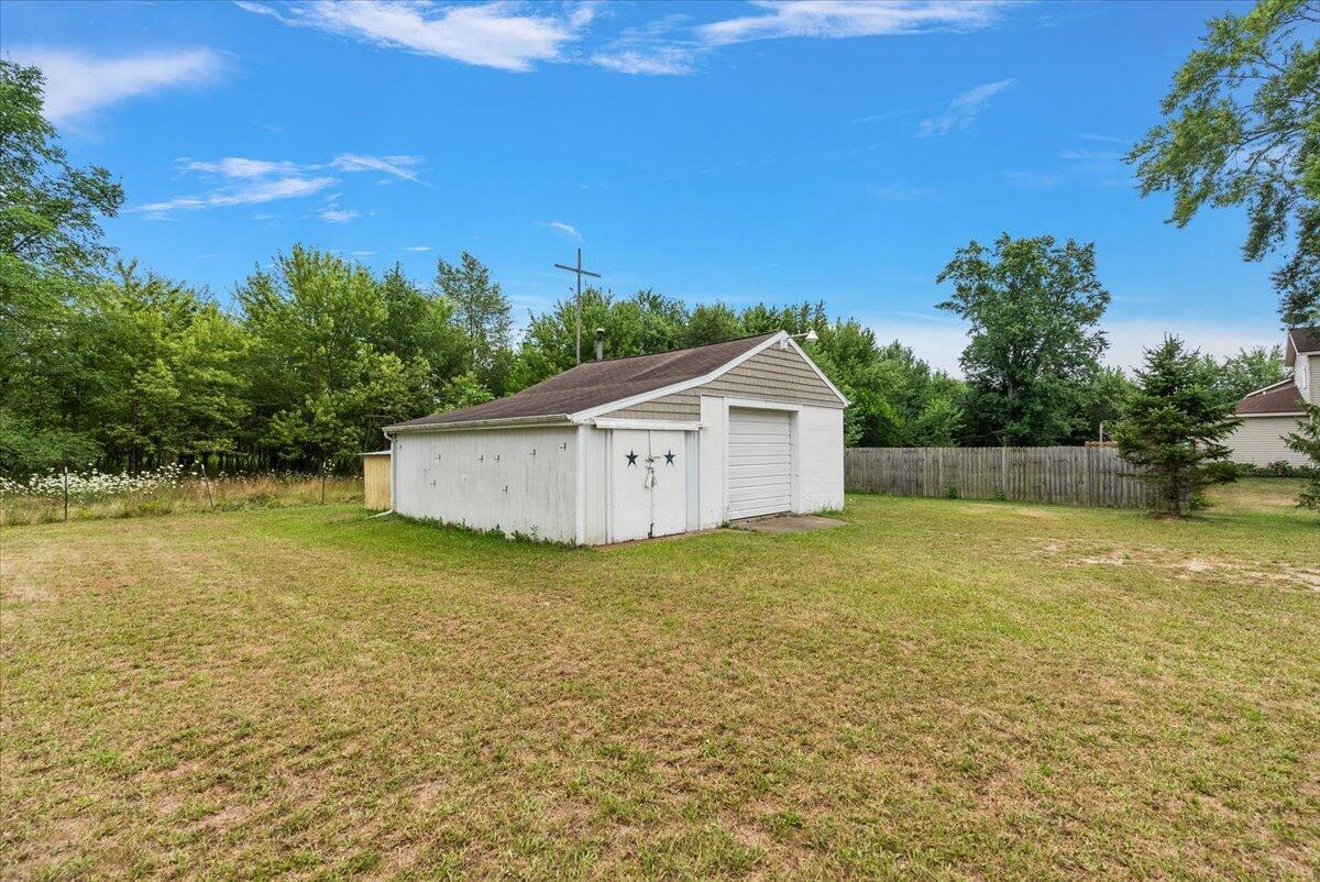 75 4th Street Property Photo 12