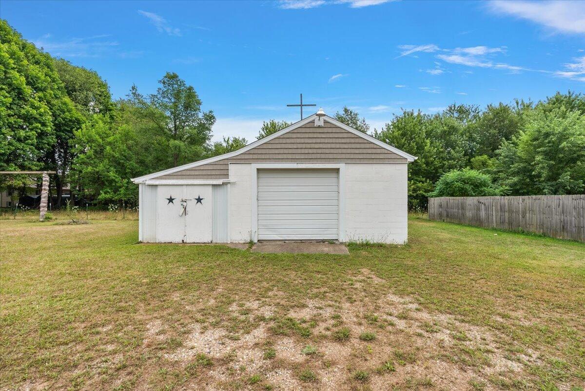 75 4th Street Property Photo 13