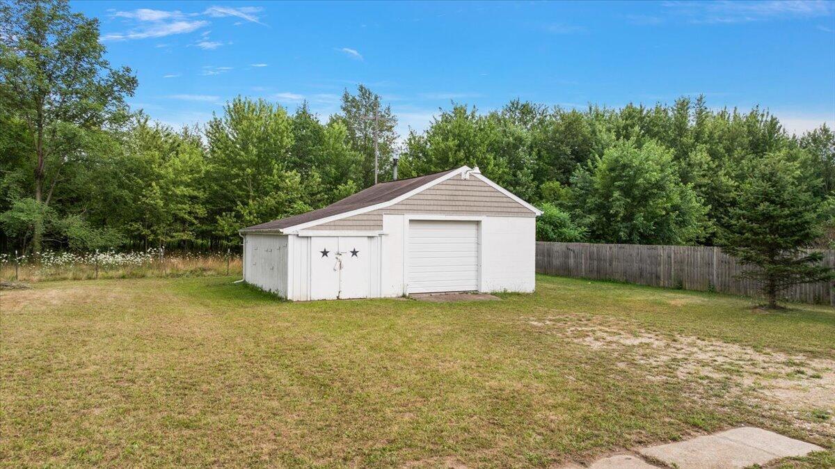 75 4th Street Property Photo 17