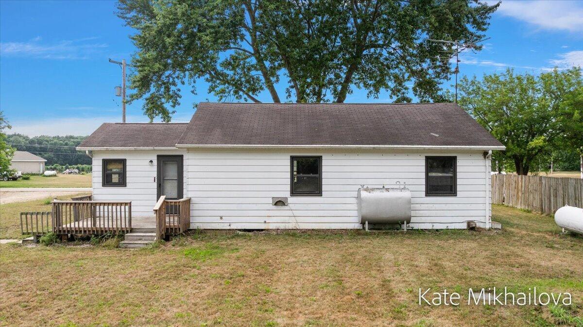 75 4th Street Property Photo 59