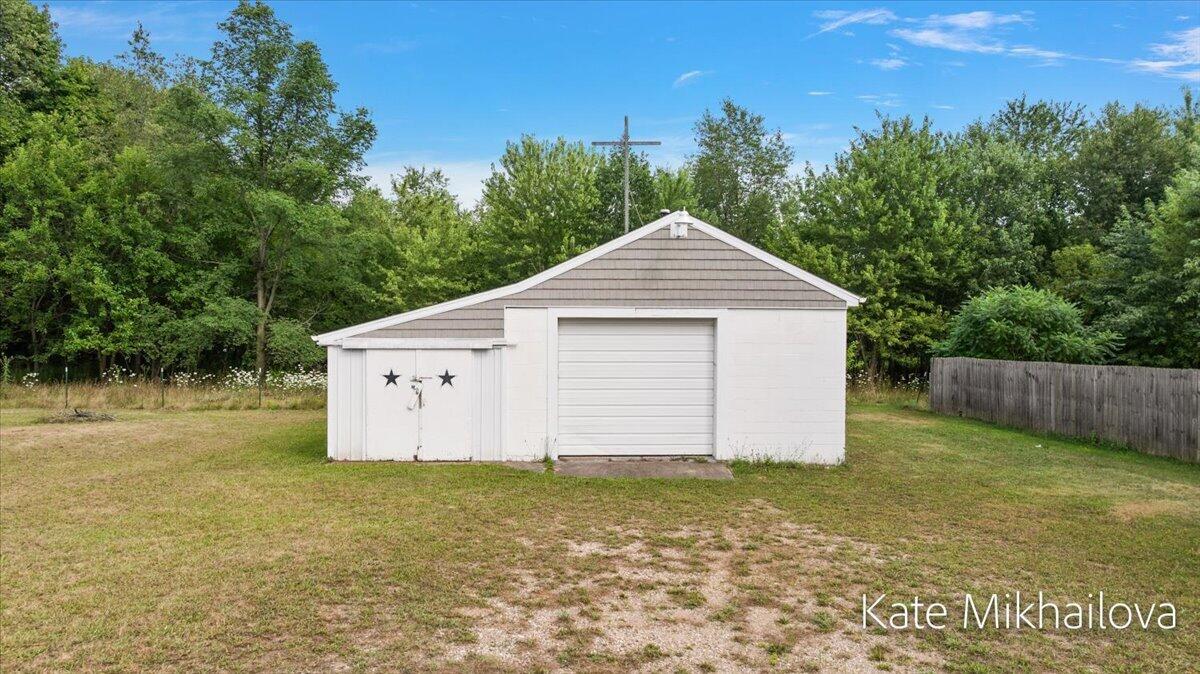 75 4th Street Property Photo 75