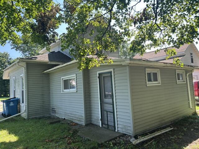 102 S George Street Property Photo 3