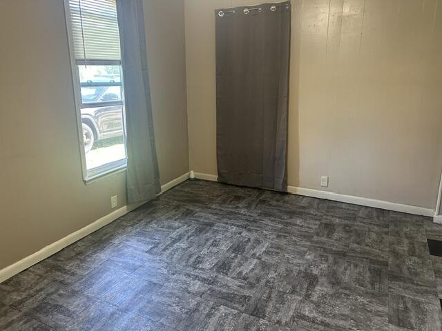 102 S George Street Property Photo 6