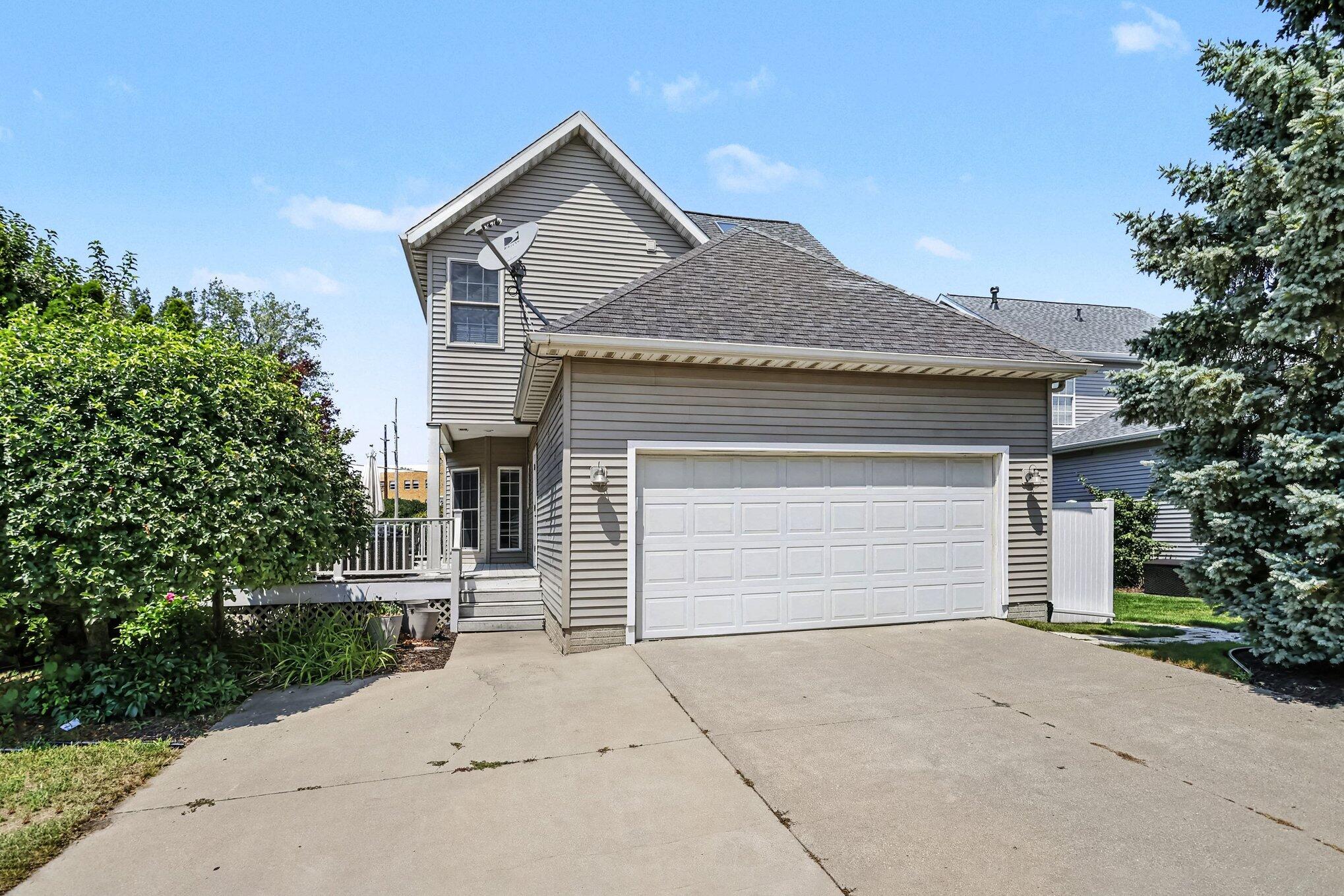 561 Upton Drive Property Photo 8