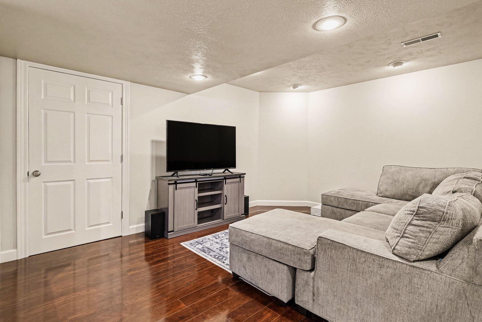 561 Upton Drive Property Photo 34