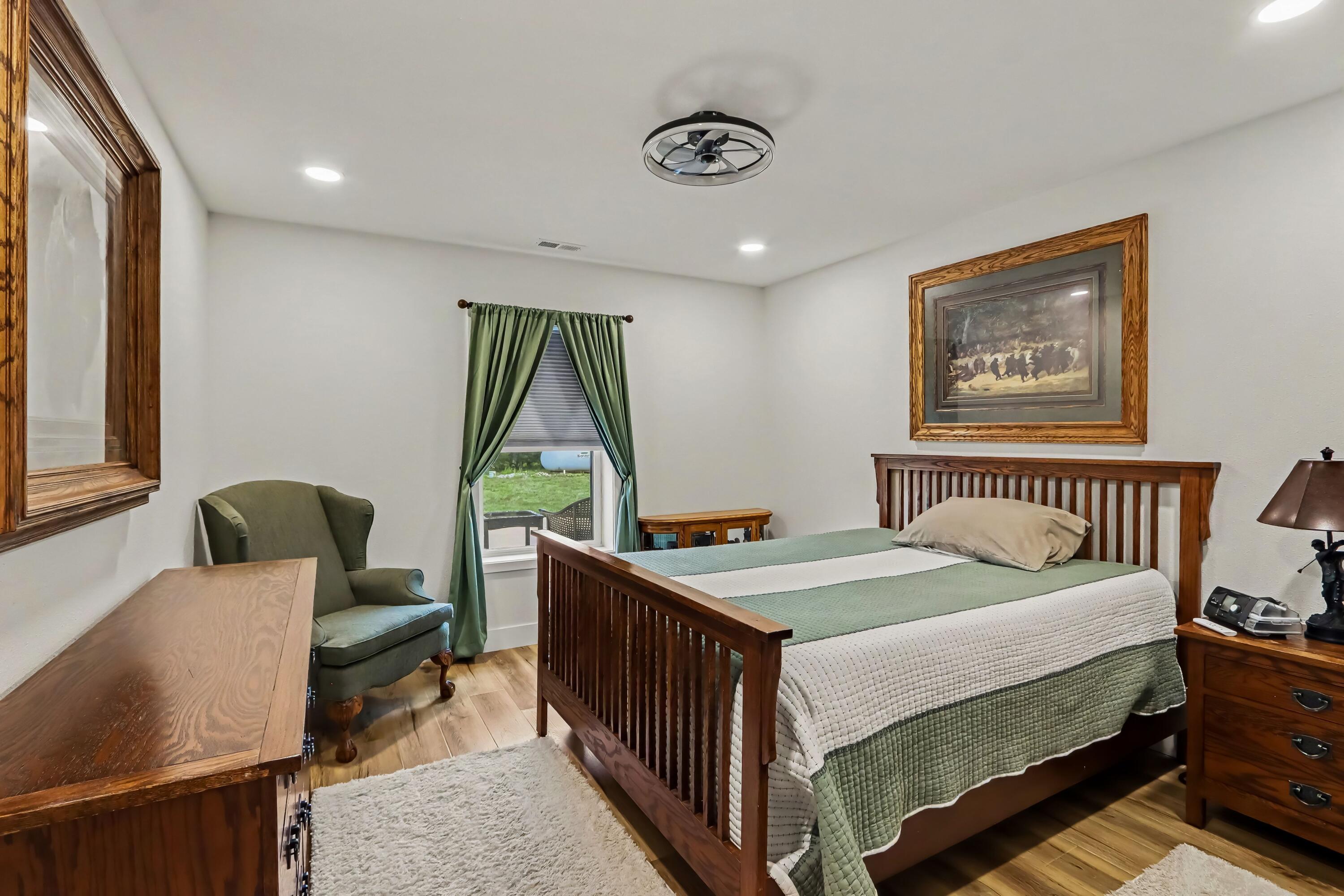 19061 M-60 Property Photo 17