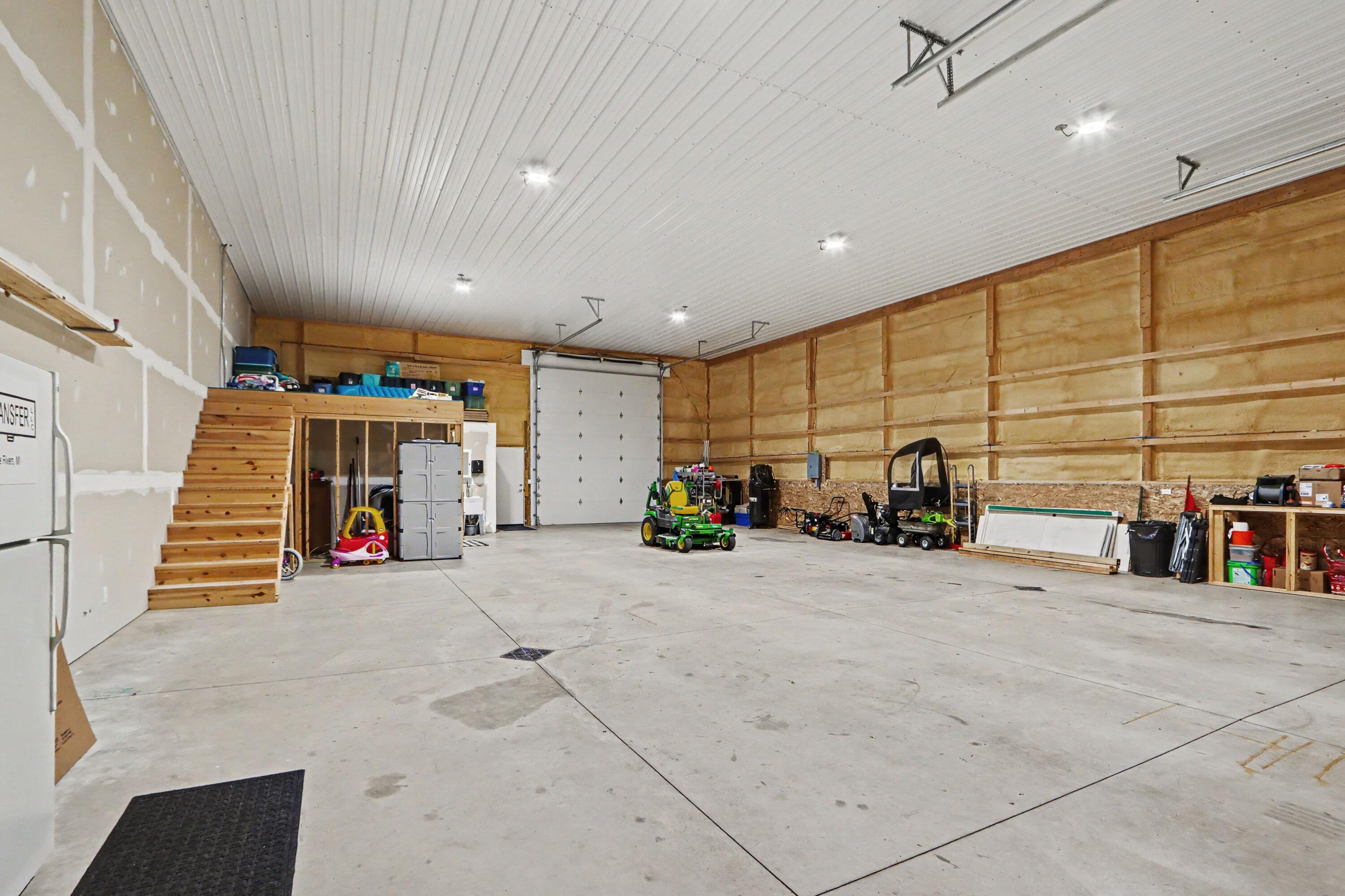 19061 M-60 Property Photo 21