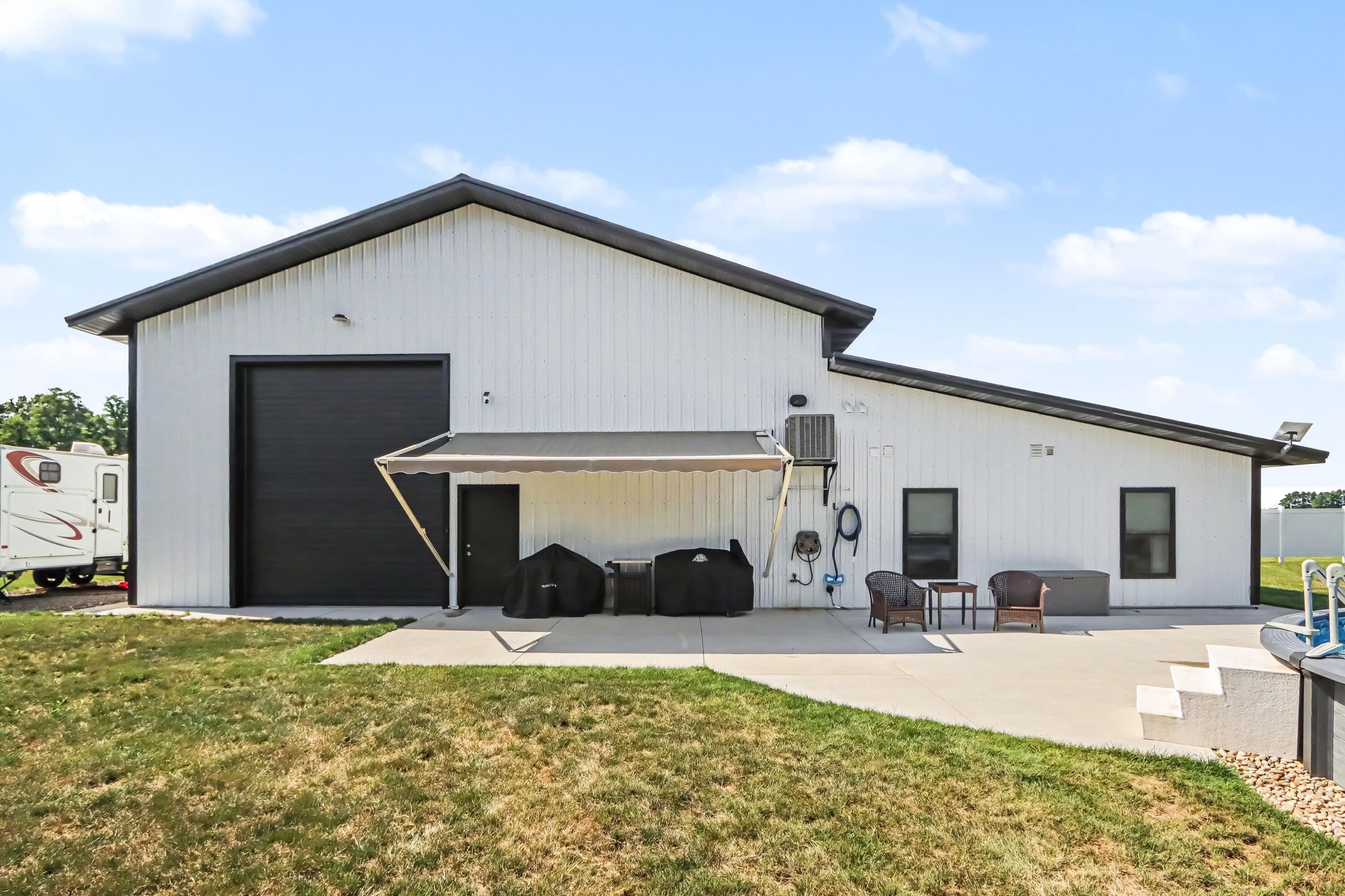 19061 M-60 Property Photo 25