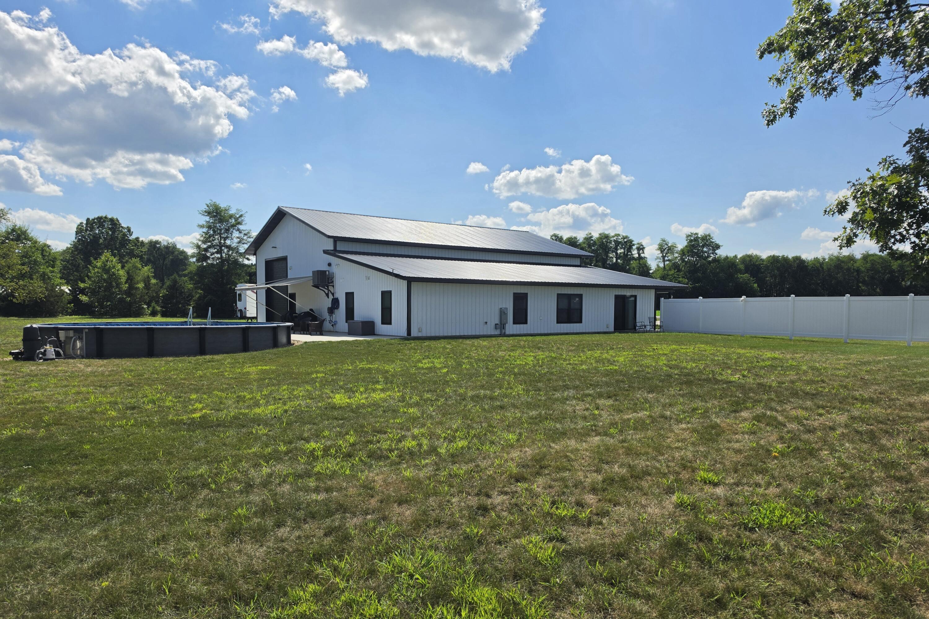 19061 M-60 Property Photo 31