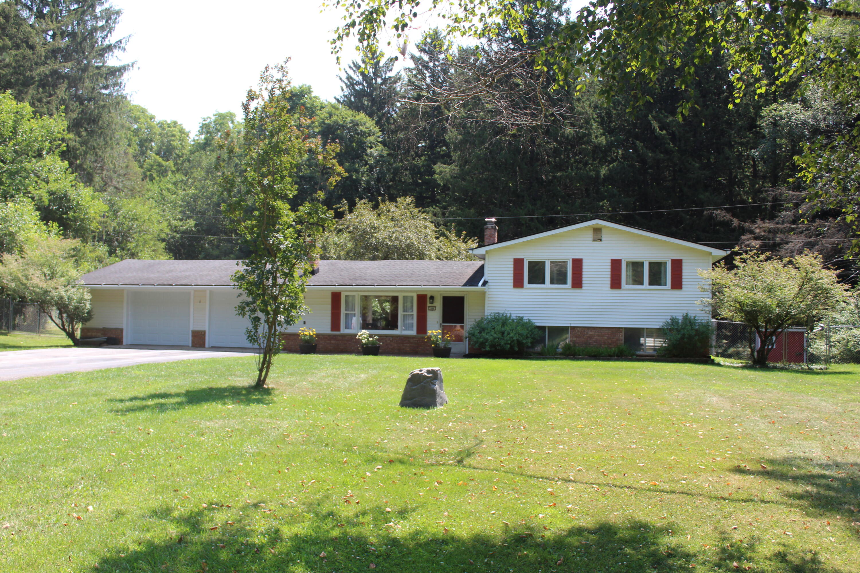 3444 E Pineview Drive Property Photo 1