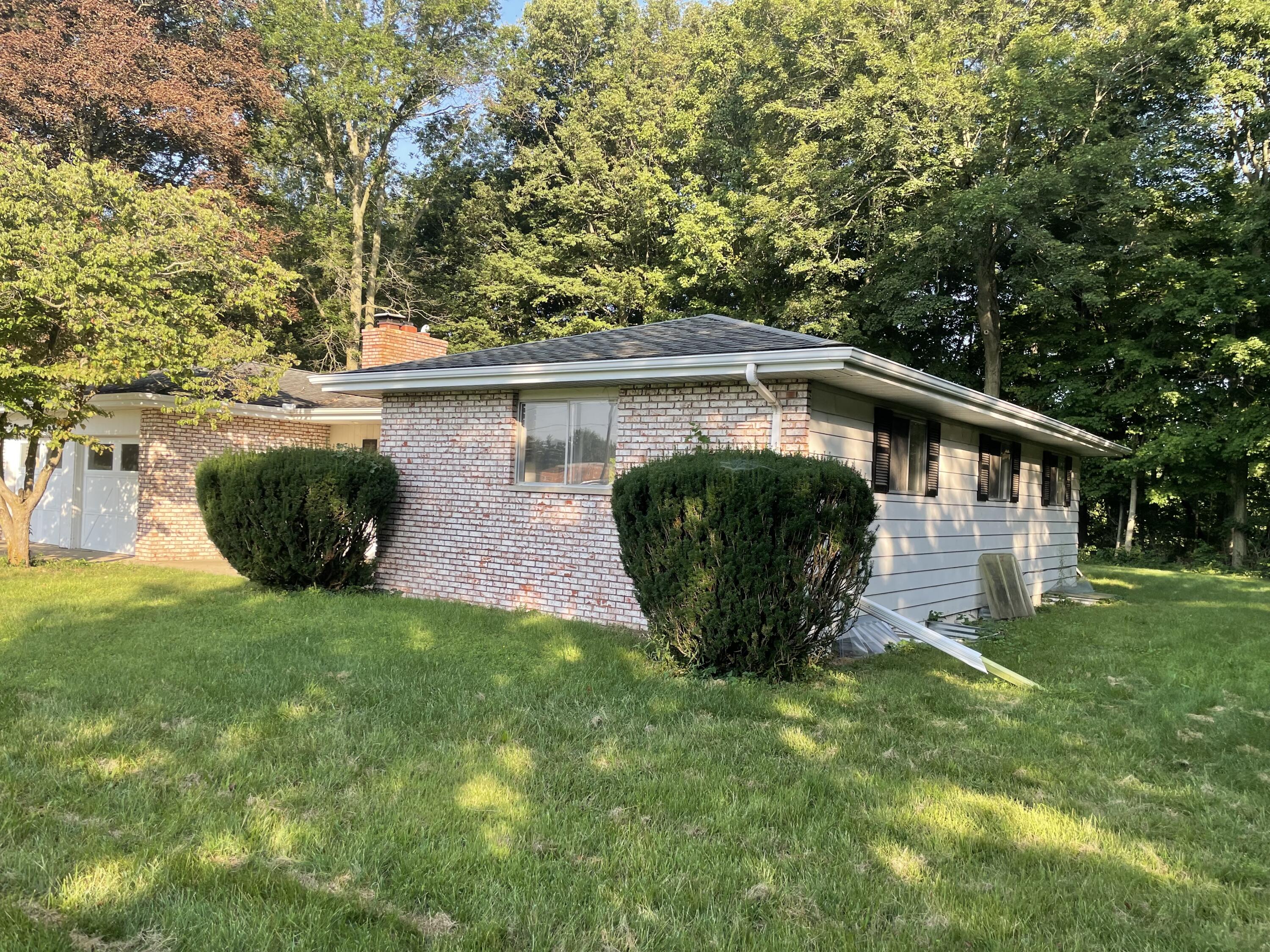 8486 S Hillcrest Drive Property Photo 3