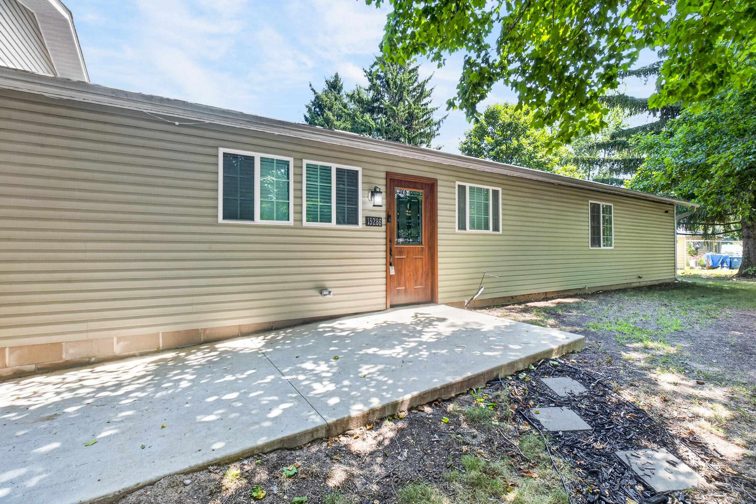 15286 Ackerson Drive Property Photo 3