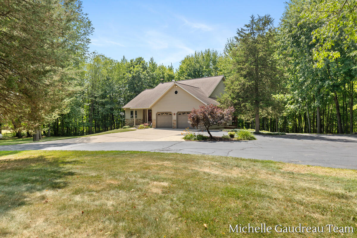 6244 Black Creek Drive Property Photo 4