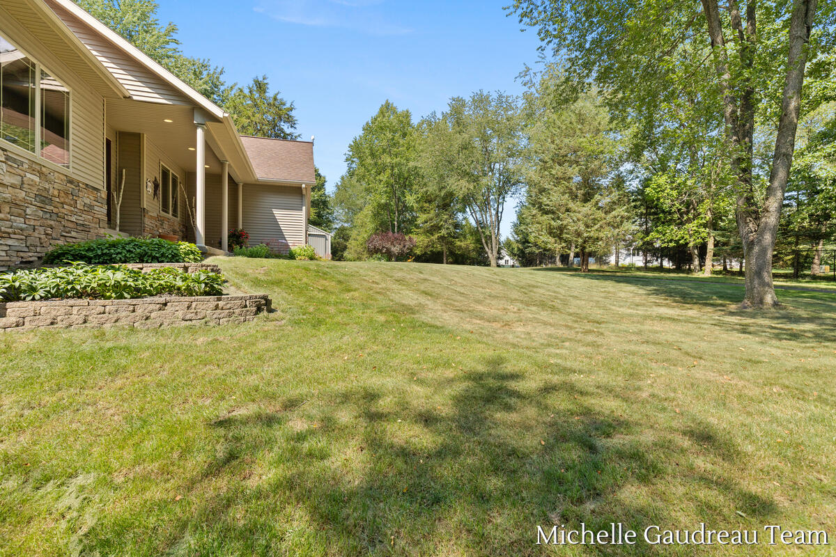 6244 Black Creek Drive Property Photo 5