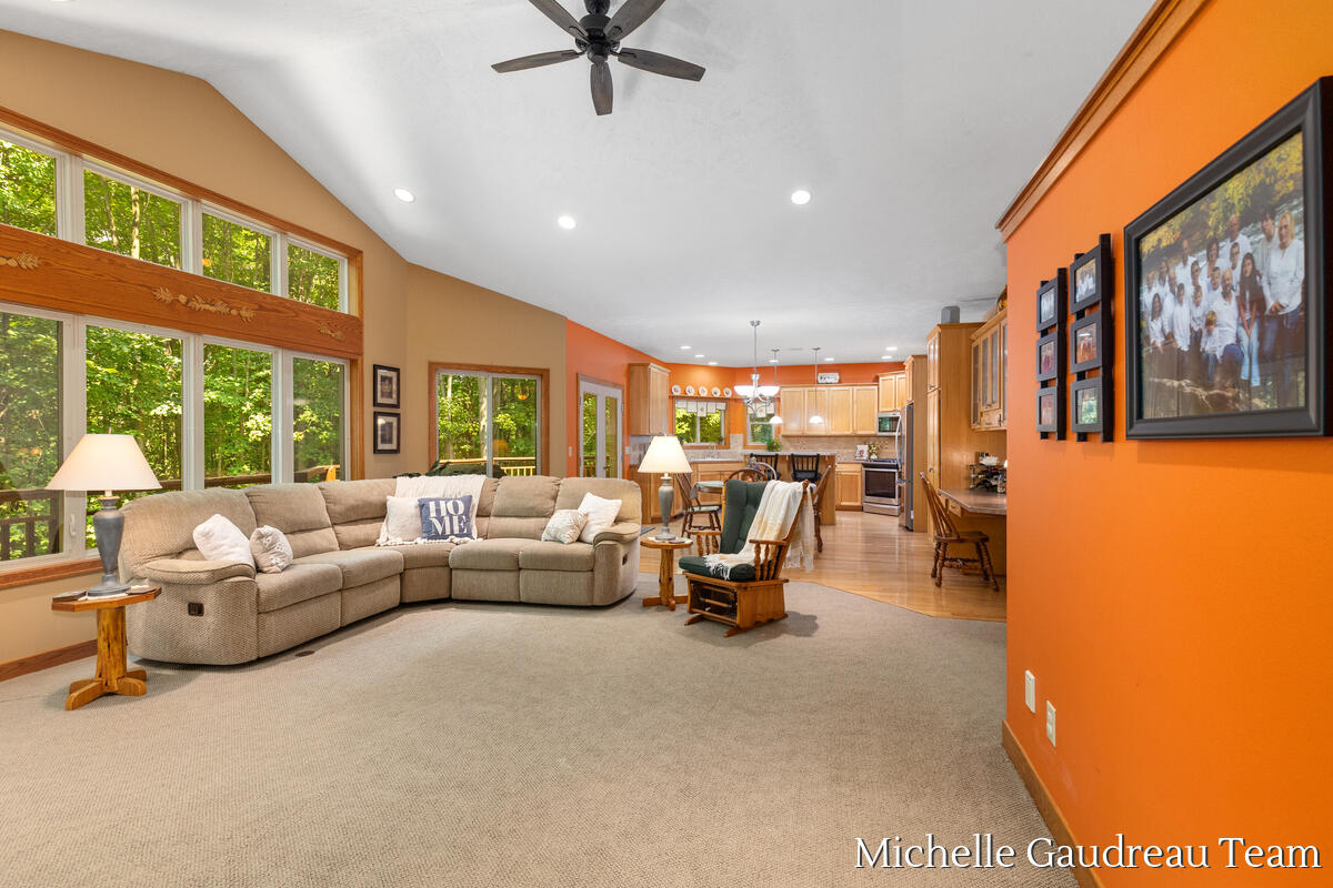 6244 Black Creek Drive Property Photo 10