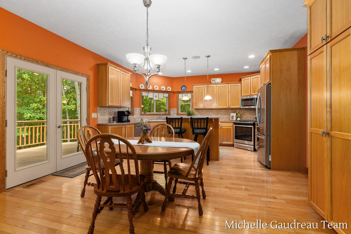 6244 Black Creek Drive Property Photo 11