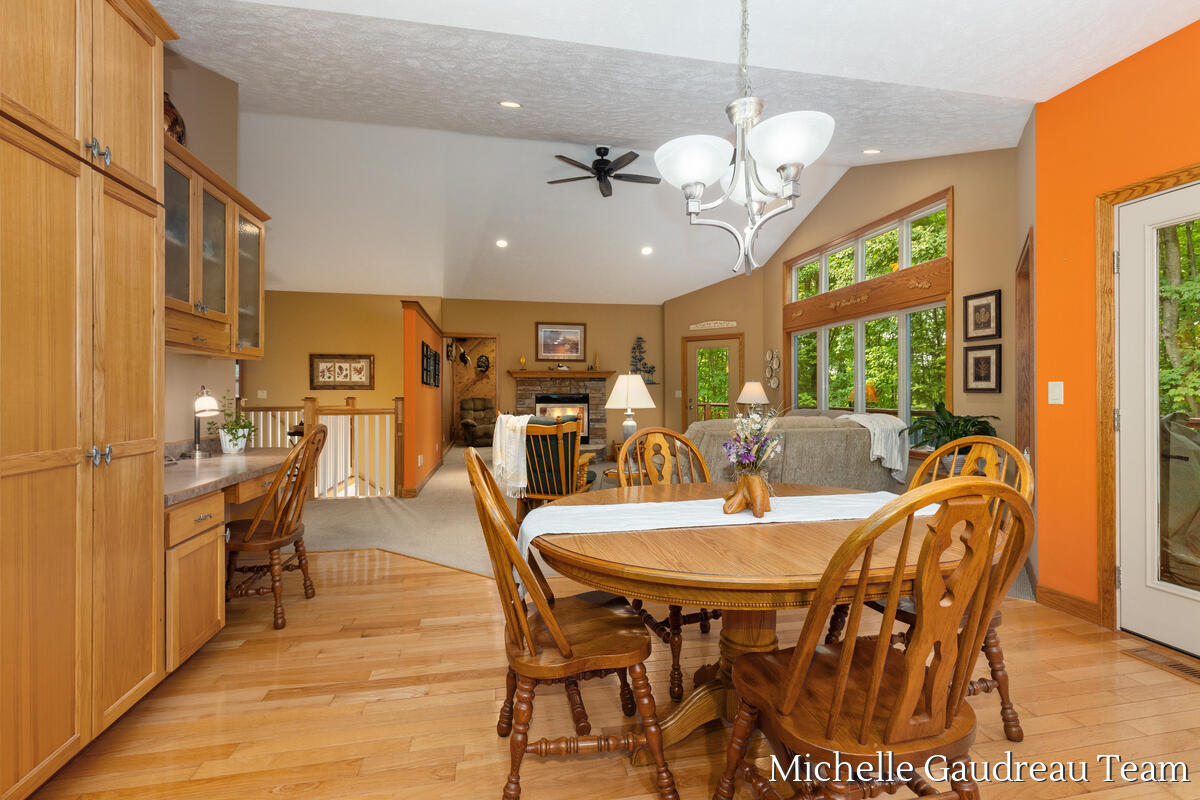 6244 Black Creek Drive Property Photo 12