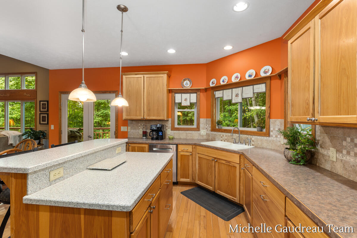 6244 Black Creek Drive Property Photo 15