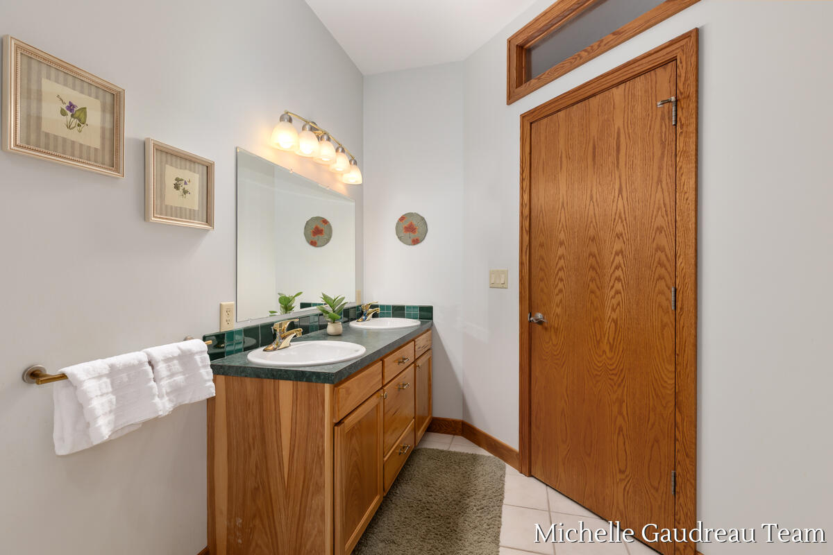 6244 Black Creek Drive Property Photo 28