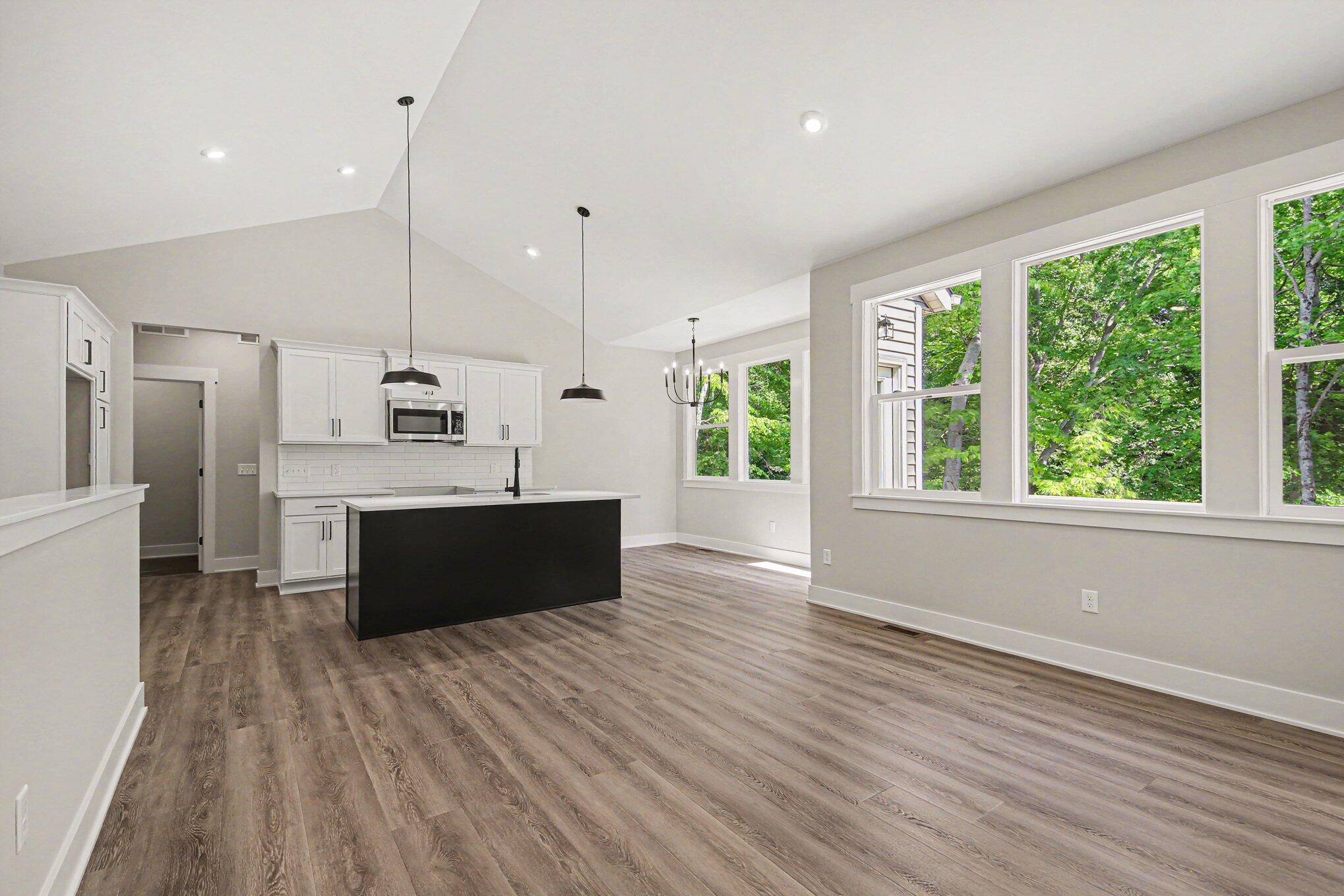 2407 Promise Drive Se Property Photo 5