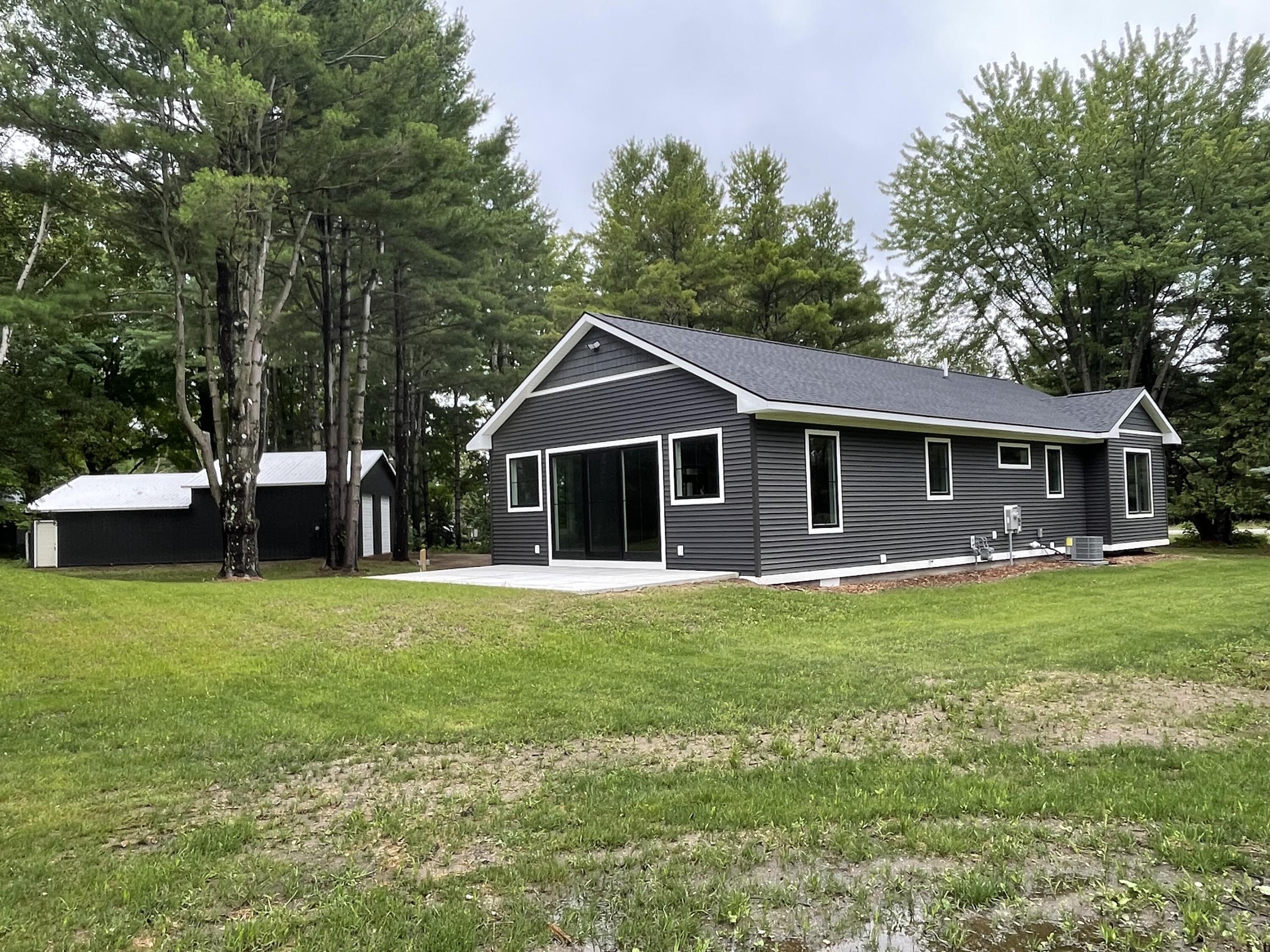 8279 Cherry Avenue Property Photo 4