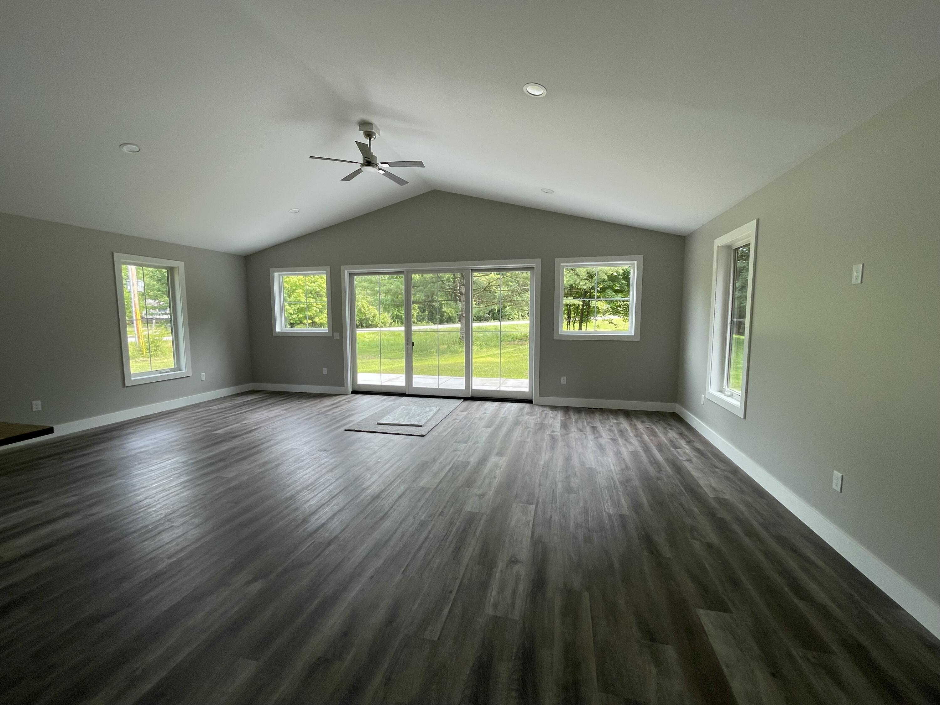 8279 Cherry Avenue Property Photo 11