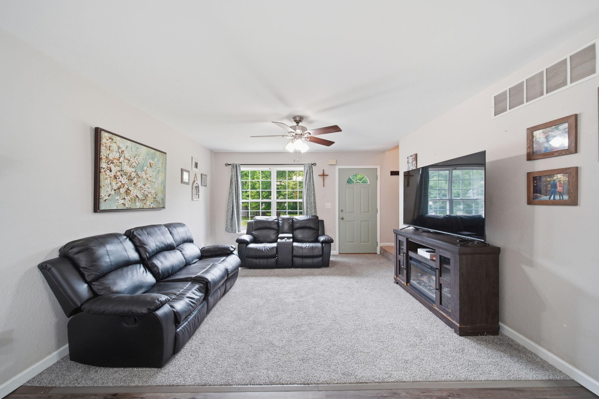 7966 Village Green Lane Property Photo 4