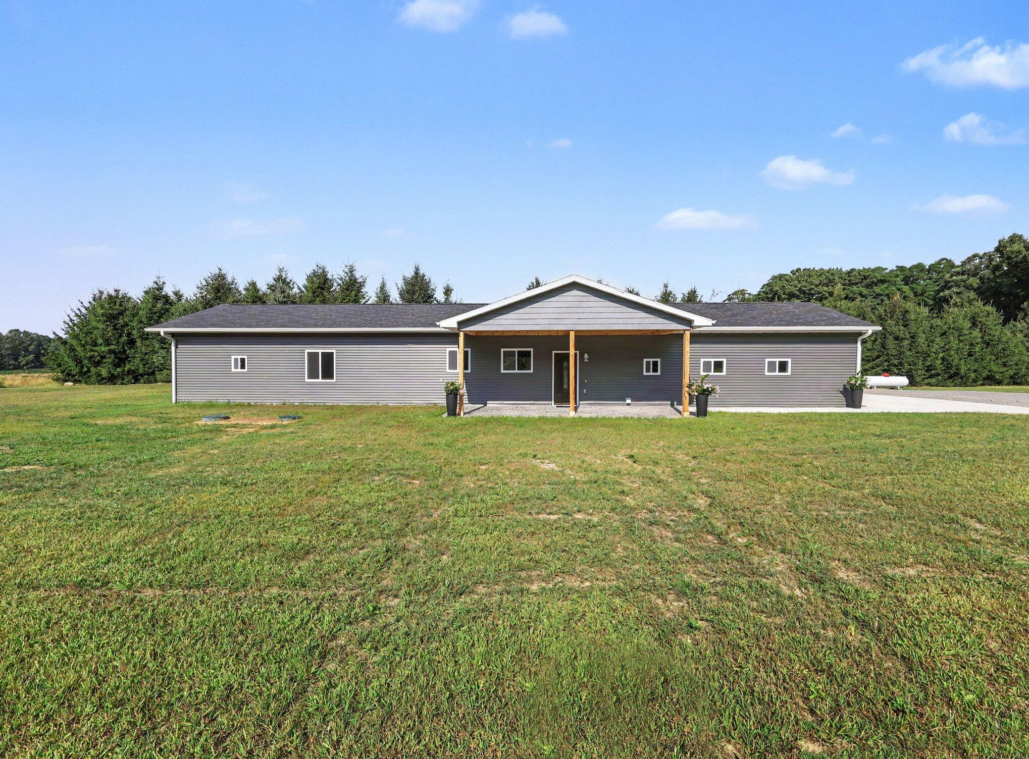 9854 Springport Road Property Photo 1