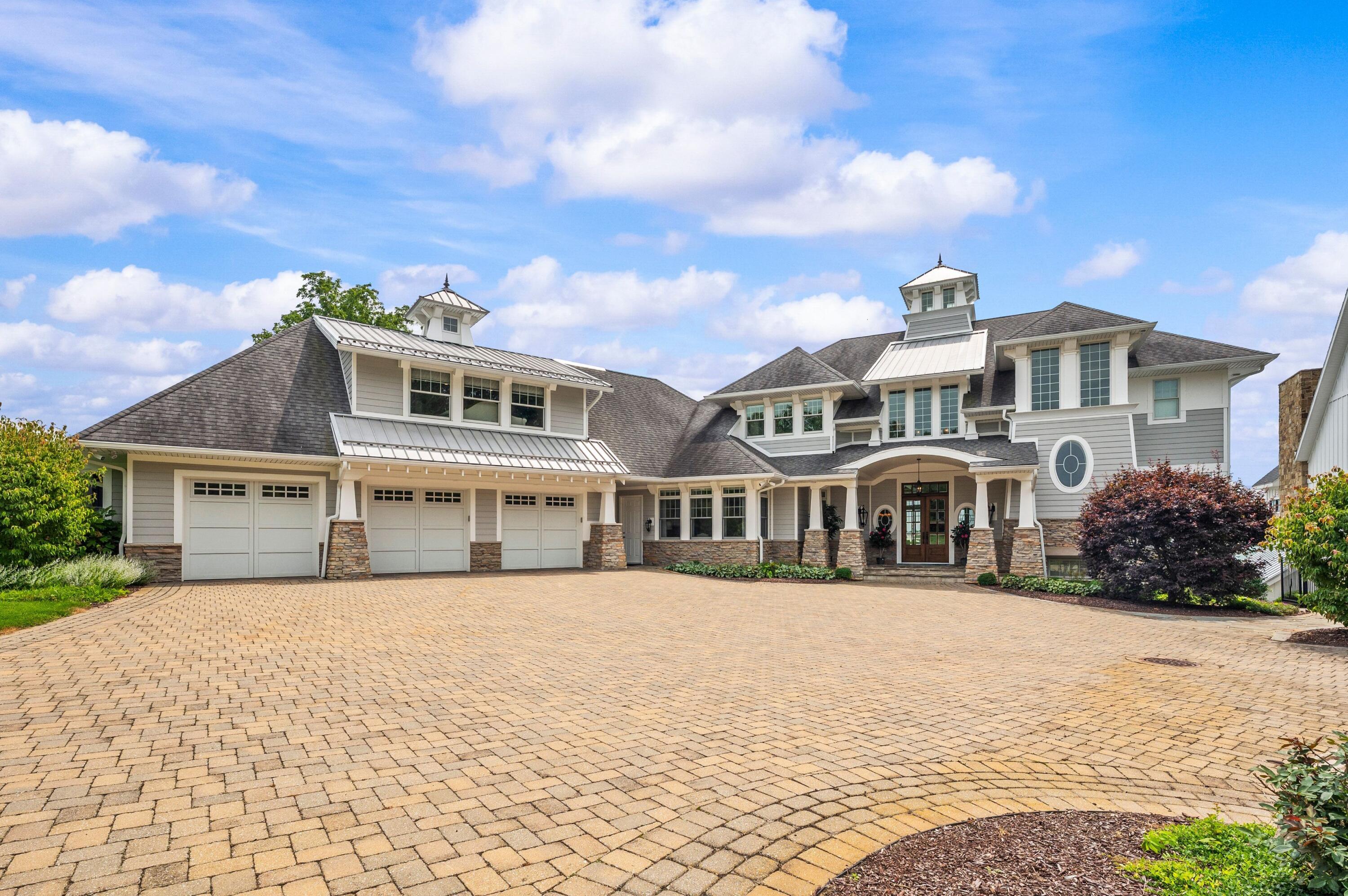 61320 Crooked Creek Road Property Photo 1