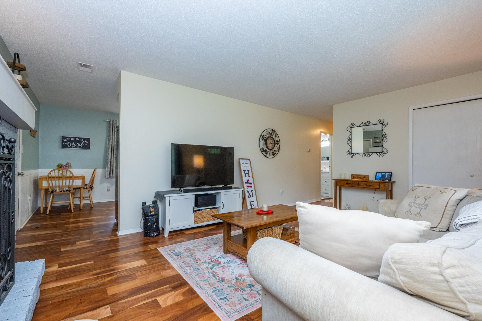 536 Dell Street Property Photo 5