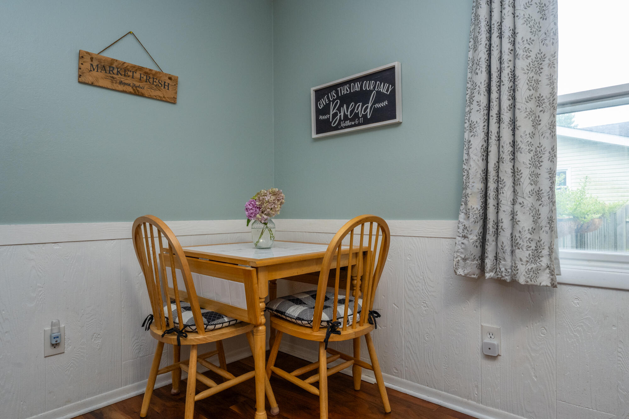 536 Dell Street Property Photo 7