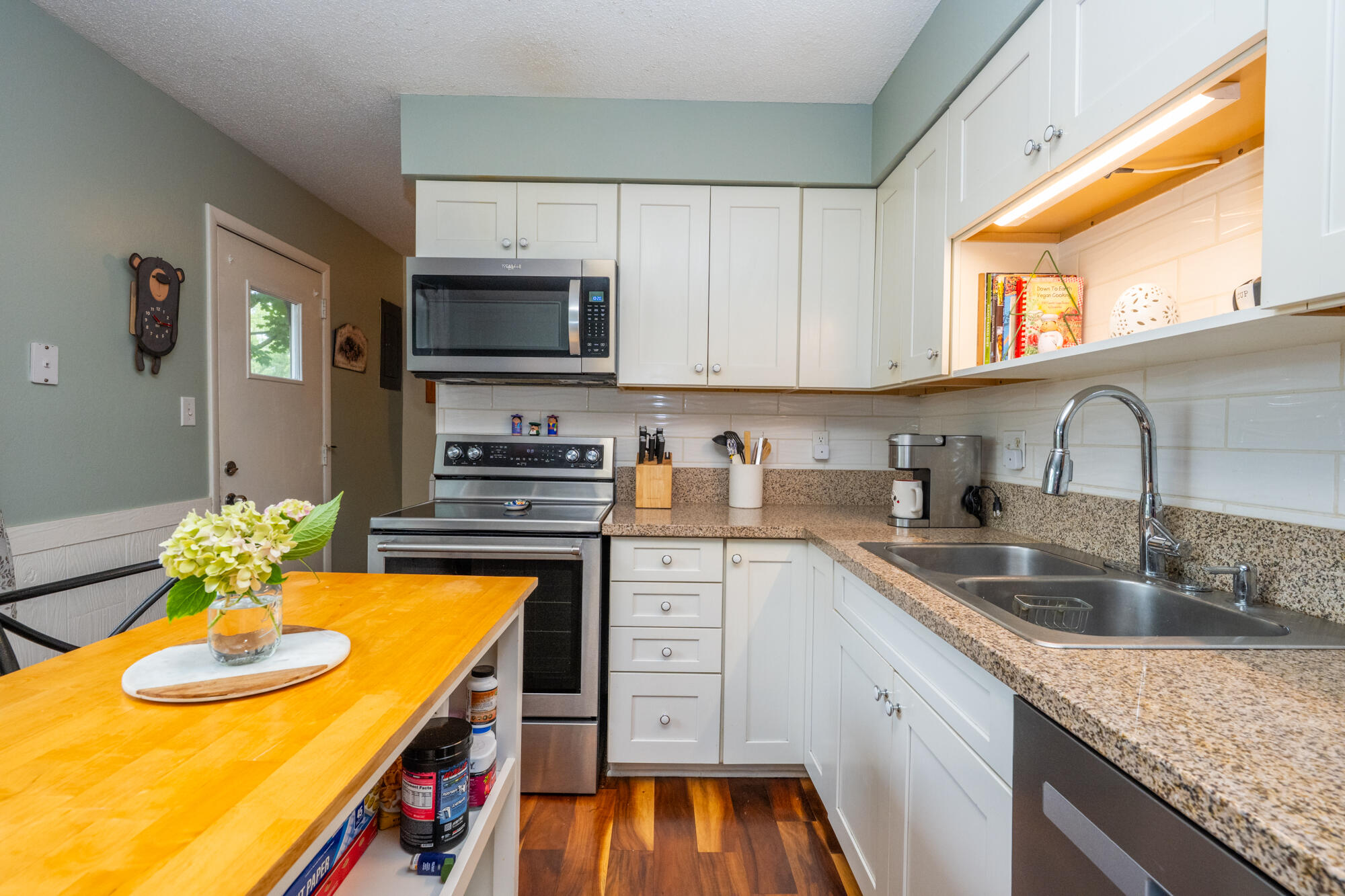 536 Dell Street Property Photo 10