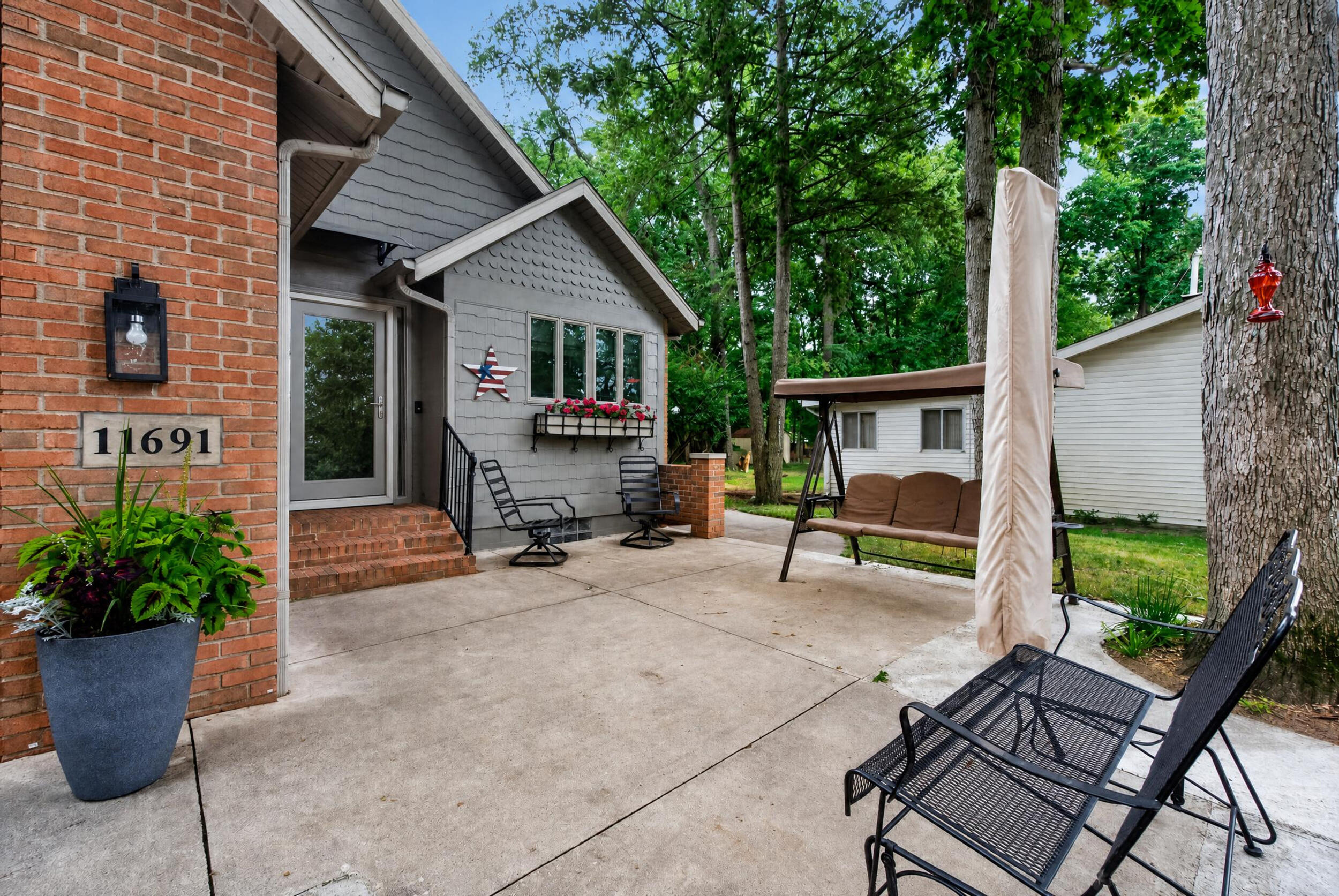 11691 Bradley Drive Property Photo 19