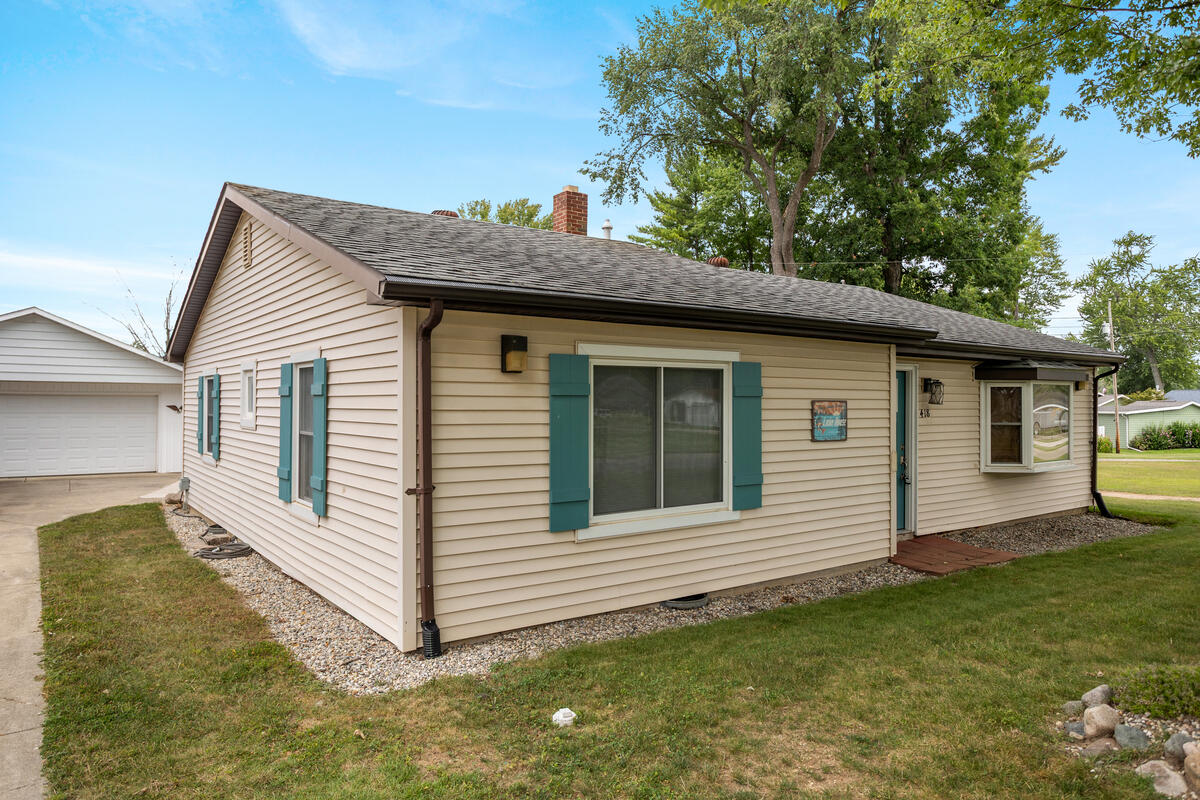 418 W Russell Drive Property Photo 6