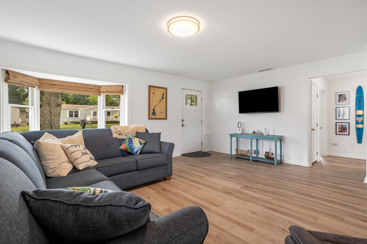 418 W Russell Drive Property Photo 8