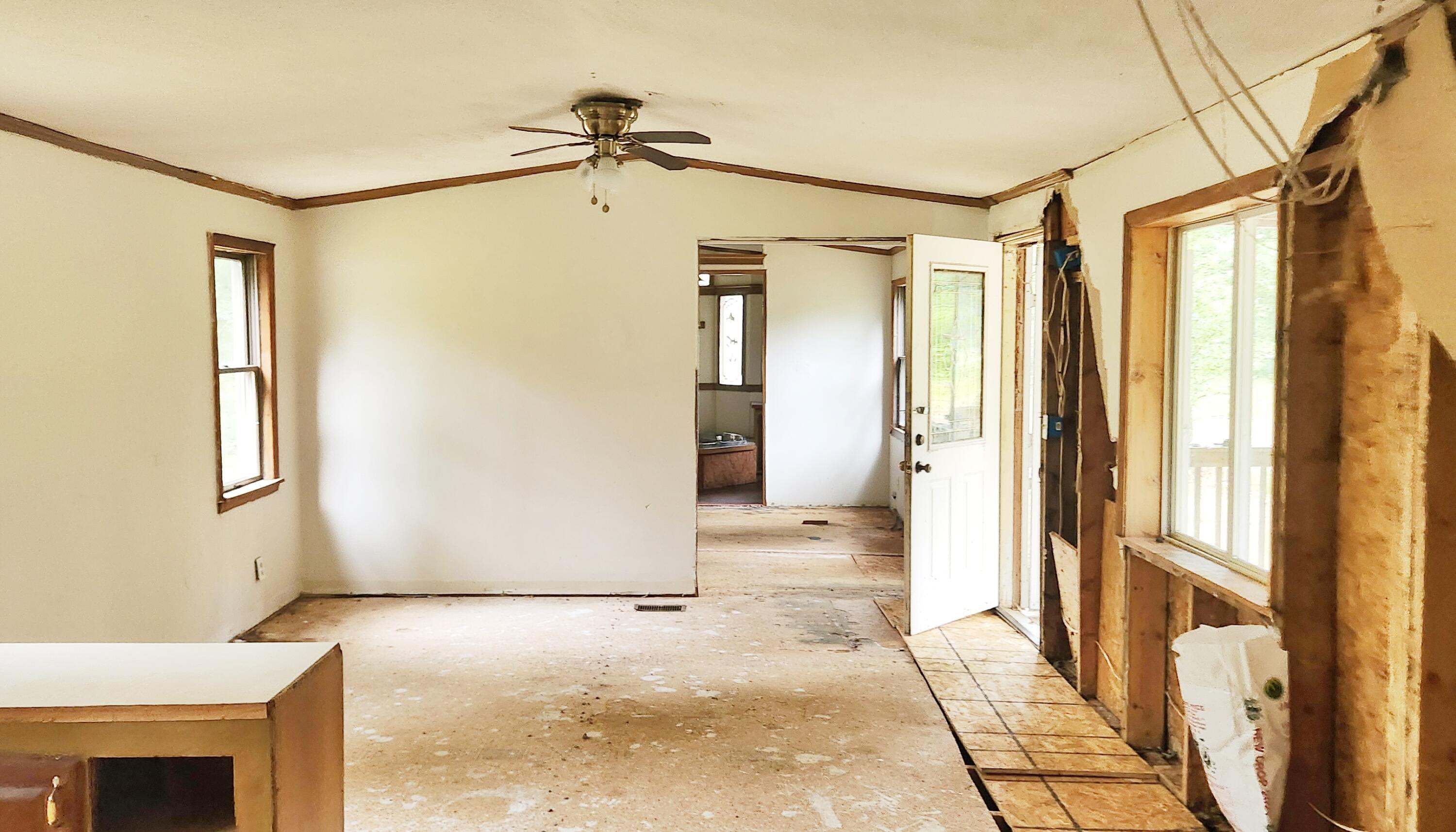 2314 W 15 Mile Road Property Photo 6
