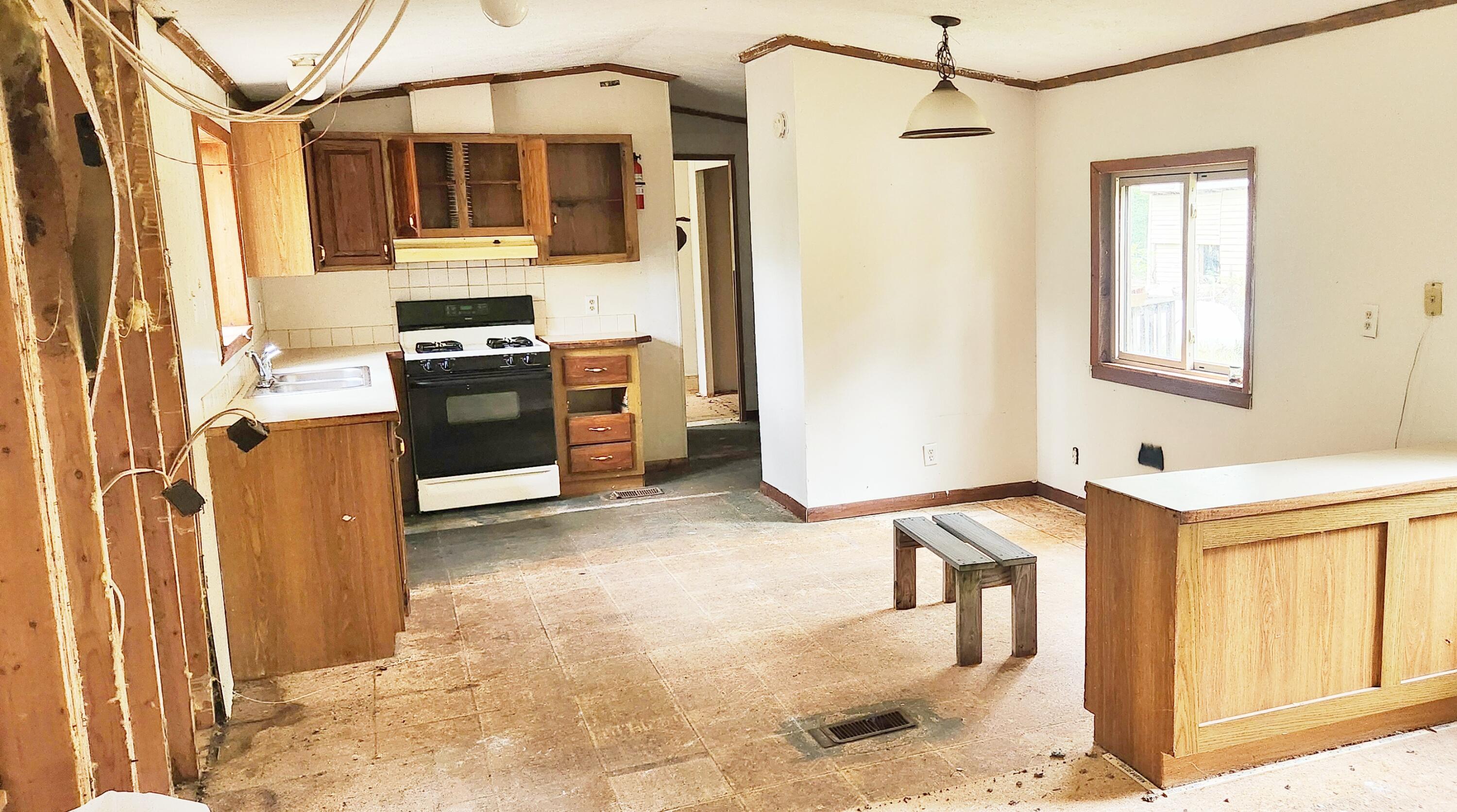 2314 W 15 Mile Road Property Photo 17