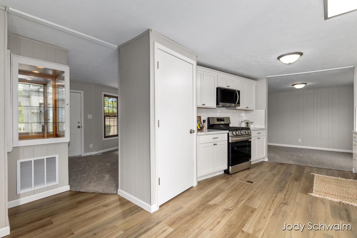 7129 Eldred Avenue Ne Property Photo 9