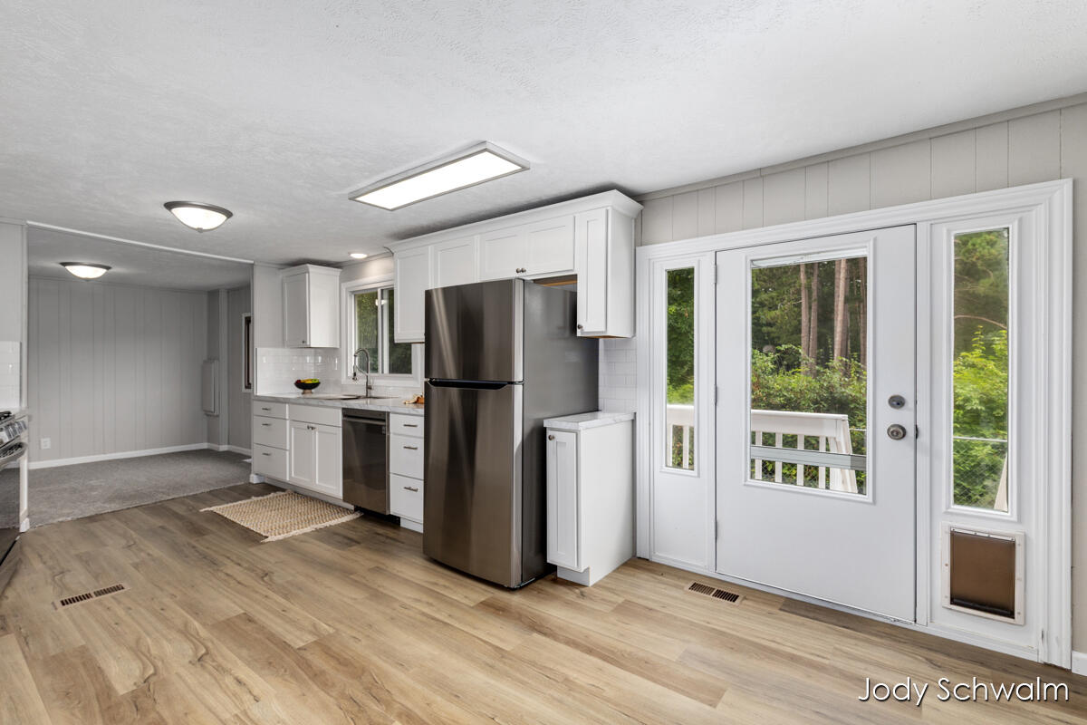 7129 Eldred Avenue Ne Property Photo 11