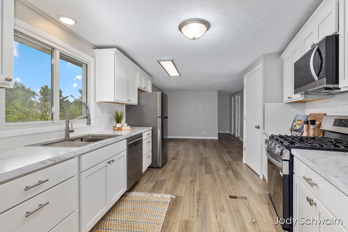 7129 Eldred Avenue Ne Property Photo 13