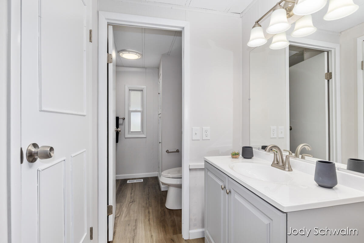 7129 Eldred Avenue Ne Property Photo 20