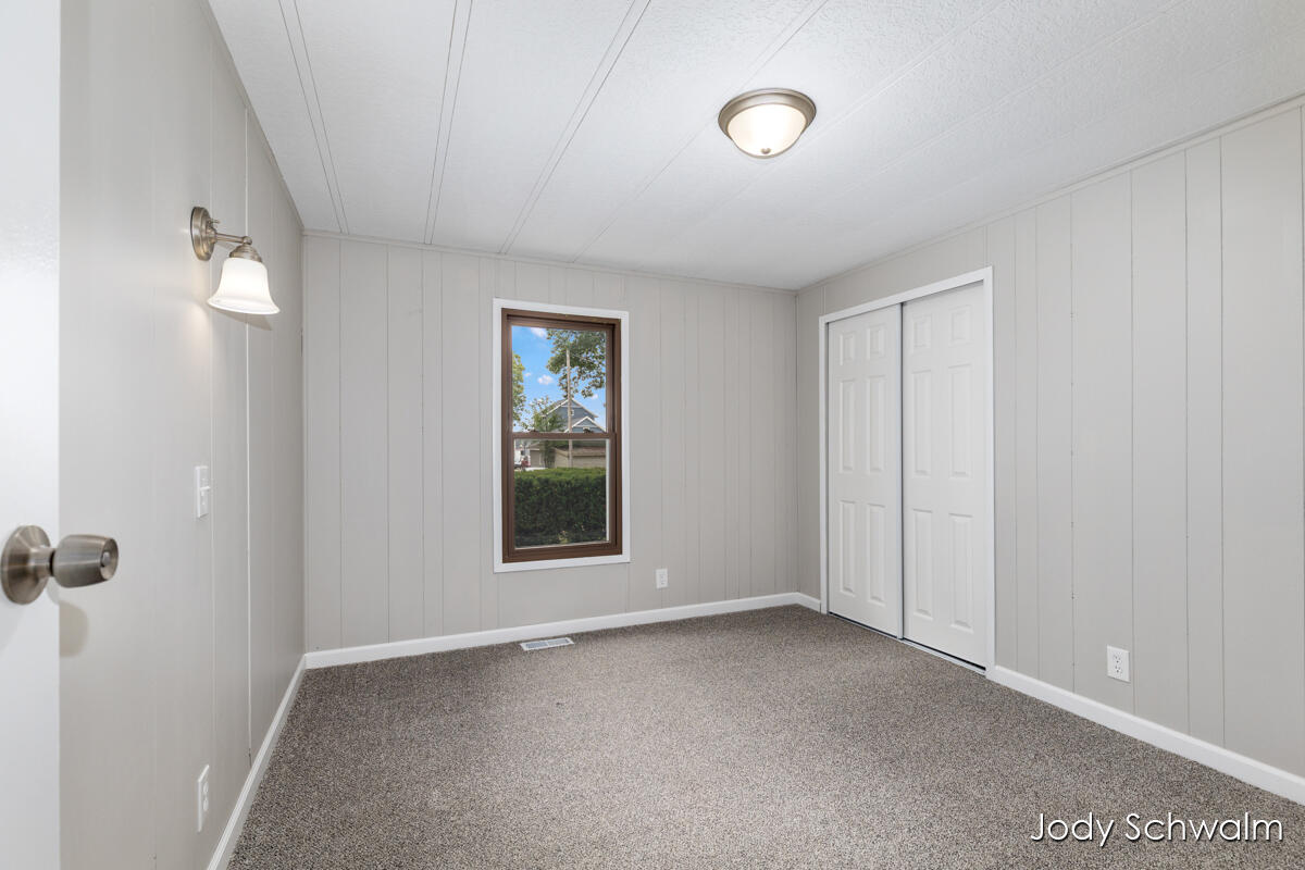 7129 Eldred Avenue Ne Property Photo 21