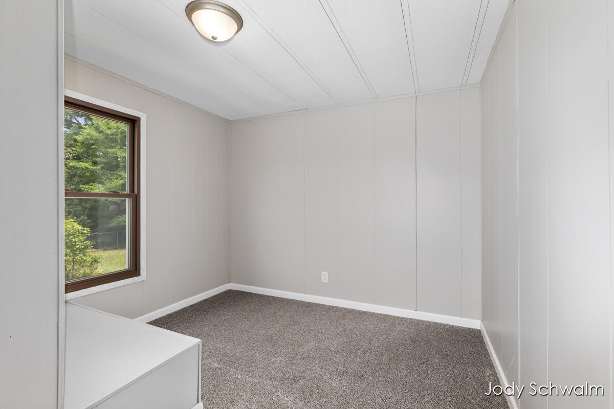 7129 Eldred Avenue Ne Property Photo 23