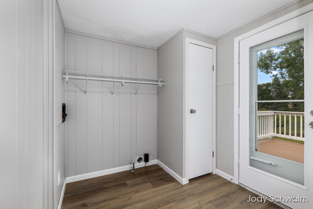 7129 Eldred Avenue Ne Property Photo 25