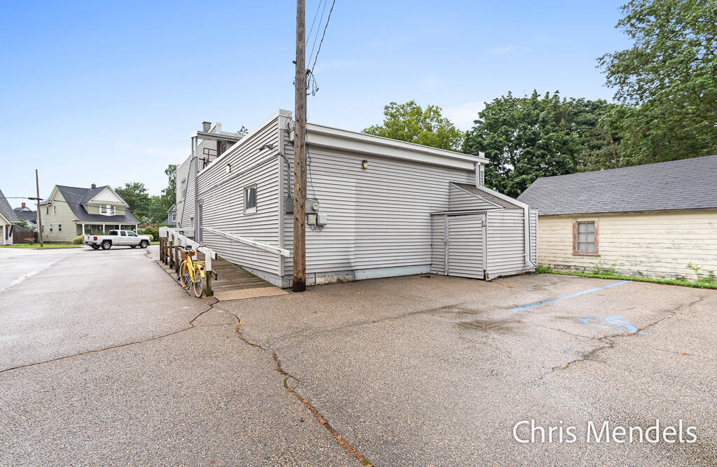 578 S Shore Drive Property Photo 4