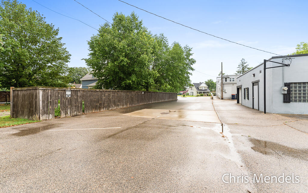 578 S Shore Drive Property Photo 5