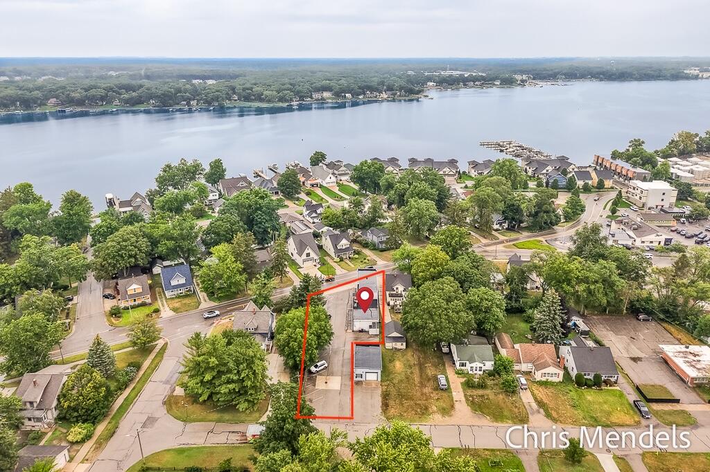 578 S Shore Drive Property Photo 9