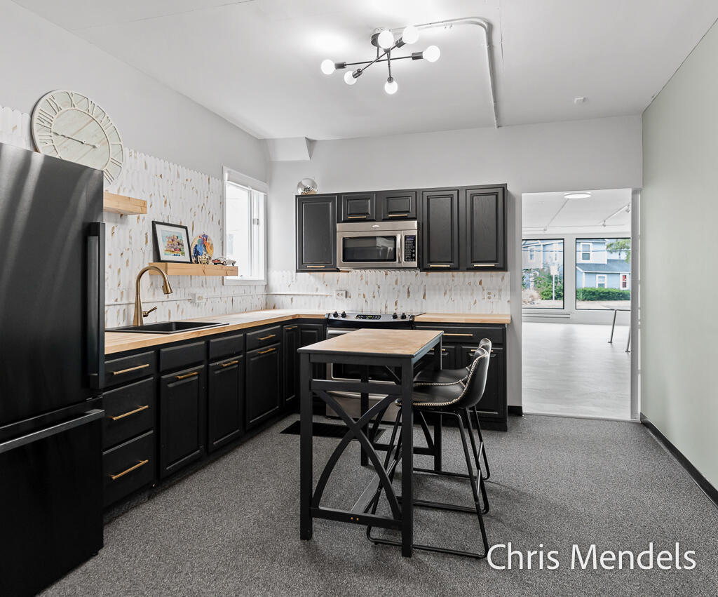 578 S Shore Drive Property Photo 18